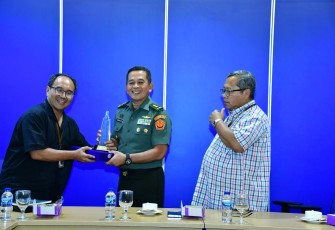 Kapuspen TNI saat Kunjungi Kompas Gramedia