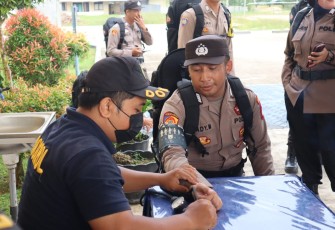 Personel OMB Polres Singkawang Lakukan Pemeriksaan Kesehatan
