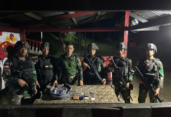Satgas Yonif 122/TS saat Gagalkan Penyeludupan 500 Gram Ganja di Jalur Perlintasan Jayapura-Wamena