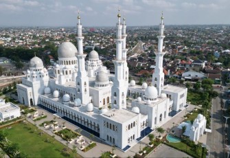 Masjid Raya Sheikh Zayed Solo