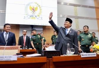 Menhan Prabowo Hadiri Rapat Kerja Bersama Komisi I DPR RI