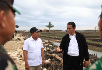 Wamenhan Dampingi Mentan Tinjau Lokasi Lahan Pengembangan Food Estate di Kampung Wanam Merauke