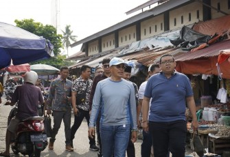 Bupati Bengkulu Selatan Gusnan Kunjungi Pasar Ampera