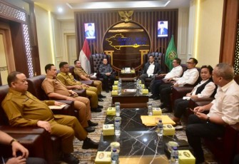 Penjabat (Pj) Gubernur Sumatera Selatan (Sumsel) Agus Fatoni meminta jajaran pengurus Komite Olahraga Nasional Indonesia (KONI) Sumsel mempersiapkan bibit-bibit atlet berprestasi