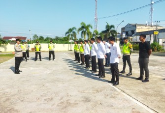 Kapolsek Belitang III Pimpin Apel Pagi Diikuti Seluruh Personel