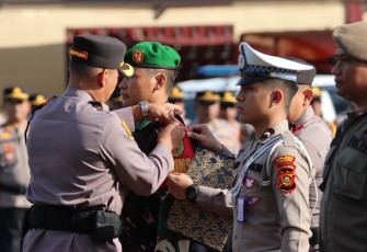 Polres Oku Timur Polda Sumsel melaksanakan Apel Gelar Pasukan Oprasi Lilin Musi Tahun 2024