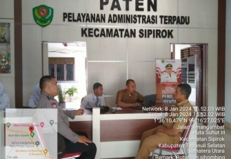 Bhabinkamtibmas Polsek Sipirok, Aipda Robinson Sihombing, terus sampaikan tentang bahaya narkoba kepada para pelajar, Senin (8/1/2024)