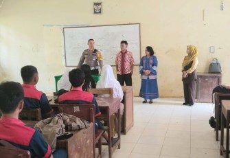 Kasat Lantas Polres Tapanuli Selatan (Tapsel), AKP Dahnial Saragih, SH, MH,saat sosialisasi  Ops Keselamatan Toba 2024, pada Kamis (14/03/2024)