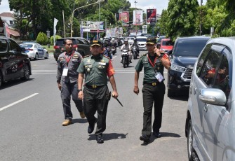 Danrem 071/Wijayakusuma Kolonel Czi Mohammad Andhy Kusuma, S.Sos., M.M., M.Han., lakukan pantauan situasi dan kondisi wilayah yang dikunjungi Presiden RI, Rabu (3/1/2024)