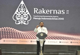 Menteri Agama Yaqut Cholil Qoumas saat membuka Rapat Kerja Nasional (Rakernas) Kementerian Agama 2024. Berlangsung di Semarang, Rakernas mengusung tema "Transformasi Kementerian Agama menuju Indonesia Emas 2045".