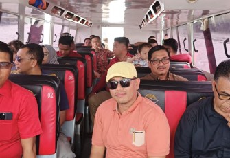 Ketua DPRD Natuna saat Hadiri Perayaan Imlek dan Tahun Baru di Kelurahan Sedanau