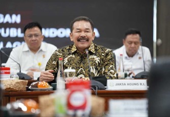 Jaksa Agung ST Burhanuddin saat menerima audiensi Ketua Komisi Kejaksaan RI Prof. Dr. Pujiyono Suwadi beserta jajaran kepengurusan yang baru, dalam rangka peningkatan kerja sama yang telah terjalin, khususnya mengawal transformasi positif di institusi Kejaksaan RI.