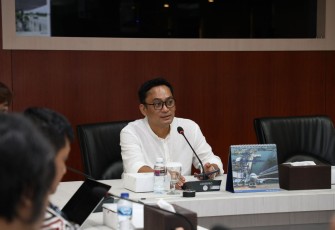 Kepala Pusat Perencanaan Program Strategis BP Batam Fesly Abadi Paranoan, usai rapat bersama dengan jajaran PT BIB di Marketing Center BP Batam, Jumat (16/2/2024)