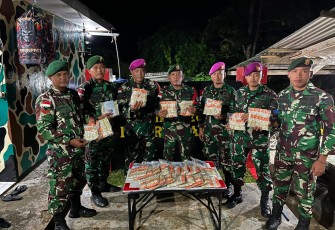 Satgas Pamtas Yonarmed 11 Kostrad Gagalkan Penyelundupan 960 Kosmetik Ilegal di Dermaga Bambangan
