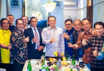 Anggota DPR RI sekaligus Wakil Ketua Umum Koordinator Bidang Politik dan Keamanan Kamar Dagang dan Industri (KADIN) Indonesia Bambang Soesatyo Bertemu Para Ketua Umum Kadin Provinsi 
