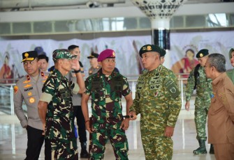Komandan Lantamal VI Menghadiri Penjemputan Panglima Kostrad