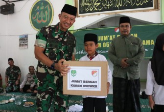 Danrem 052/Wkr Berikan Santunan Yayasan Hidayatus Sholihin 