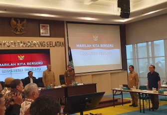 Kepala BSKDN Kemendagri Yusharto Huntoyungo (kanan) saat mengikuti kunjungan kerja Komisi II DPR RI terkait persiapan dan kesiapan Pemilu Serentak 2024 di Kota Tangsel pada Selasa, 23 Januari 2024.