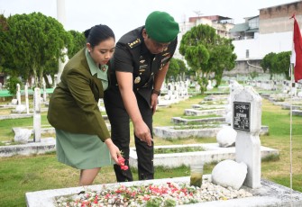 Pendam I/BB saat Ziarah ke TMP Bukit Barisan