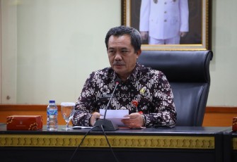 Kepala BSKDN Kemendagri Yusharto Huntoyungo saat memimpin Rapat Koordinasi Penyusunan Program dan Anggaran BSKDN Tahun Anggaran 2025 di Aula BSKDN pada Kamis, 25 Januari 2024. 