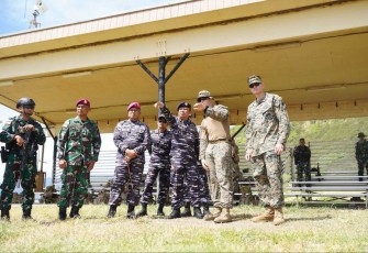 Pangkoarmada II saat Kunjungi UT Marinir dan Kopaska pada Latma Rimpac 2024