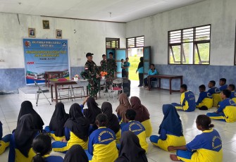 Satgas Yonif 642/Kps Laksanakan Gadik di SMP 3 Kokas