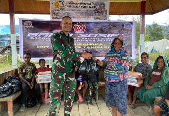 Satgas Yonif Raider 323/Buaya Putih Kostrad, salah satu Satuan Jajaran Komando Operasi Habema di Papua, tengah melaksanakan tugas Operasi Pengamanan Perbatasan Mobil RI-PNG, di wilayah Kabupaten Puncak, Provinsi Papua Tengah