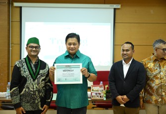 Wakil Menteri Transmigrasi Viva Yoga Mauladi di hadapan peserta Training Raya, Latihan Kader II/Latihan Khusus Kohati, Bogor, Jawa Barat, (28/12/2024)