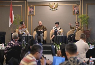 Forum Tematik Bakohumas Kemenlu bertema “Diplomasi Digital untuk Penguatan Nation Branding Indonesia," secara hybrid di Bandung, 27 Februari 2024.
