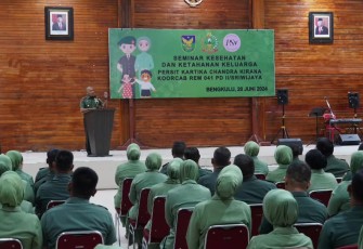 Danrem 041/Gamas saat Buka Seminar Kesehatan dan Ketahanan Keluarga