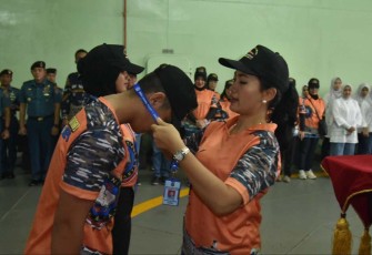 Siswa SMA Hang Tuah 1 Jakarta On Board di KRI