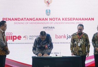  Bank Jatim Tanda Tangani MoU dengan Pengelola JIIPE