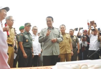 Menteri Pertanian (Mentan) Andi Amran Sulaiman memastikan para petani di Desa Sumber Urip, Kecamatan Muara Telang, Kabupaten Banyuasin, Provinsi Sumatera Selatan akan mendapat bantuan benih unggul, pupuk hingga prasarana alat mesin pertanian atau mekanisasi