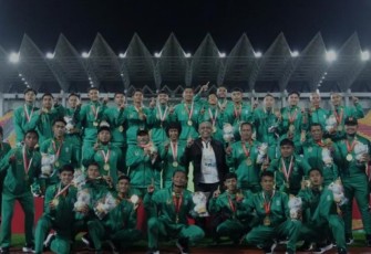 Bripda Rano Jutati Anggota Bidhumas Polda Jatim Pencetak Gol Cabor Sepak Bola PON XXI Raih Medali Emas
