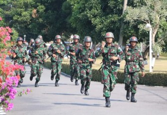 Latihan Lintas Medan (Limed) Prajurit Siswa (Prasis) Semata PK TNI AU Angkatan ke-87 Skadik 403, di Ksatrian Lanud Adi Soemarmo, Senin (22/7/2024)