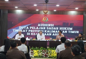 Jaksa Agung Dukung Edukasi Hukum Sejak Dini Saat Terima Kunjungan Duta Pelajar Sadar Hukum  Kalimantan Timur 2024