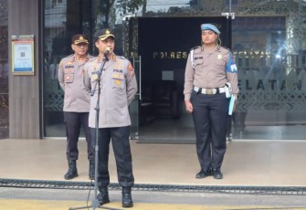 Kapolres Tapanuli Selatan (Tapsel), AKBP Yasir Ahmadi, S.I.K., M.H mengajak seluruh personel polres untuk bersinergi dan bekerja sama secara lebih baik. Hal ini disampaikan dalam Apel Pagi Jam Pimpinan yang digelar pada Senin, (26/2024), di halaman Apel Polres Tapanuli Selatan
