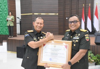 Komandan Korem 031/Wira Bima Brigjen TNI Dany Rakca S.A.P., M.Han, memimpin Serah Terima Jabatan (Sertijab) dan Tradisi Korps Kepala Staf Korem (Kasrem) 031/Wira Bima, di Auditorium Kaharudin Nasution, Jln.Mayor Ali Rasyid No.1 Kota Pekanbaru. Pada hari Kamis (14/3)