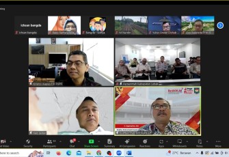 Direktorat Sinkronisasi Urusan Pemerintahan Daerah II Ditjen Bina Pembangungan Daerah Kemendagri menggelar rapat audiensi bersama Ditjen Bina Marga Kementerian PUPR, PFID Kementerian PUPR, Direkotrat Transportasi Bappenas, Pemerintah Provinsi Banten, Pemerintah Kabupaten Lebak, PT KAI dan PT KCI untuk membahas tentang usulan Pemerintah Kabupaten Lebak kepada pemerintah pusat untuk membangun flyover pada tiga titik perlintasan kereta api yang kerap menyebabkan kemacetan di Kabupaten Lebak