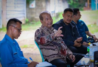 SesKemenKopUKM saat kunjungan ke Koperasi Produsen Gunung Luhur Berkah (GLB) di Desa Cisalak, Kabupaten Subang, Jawa Barat, Selasa sore (23/1).