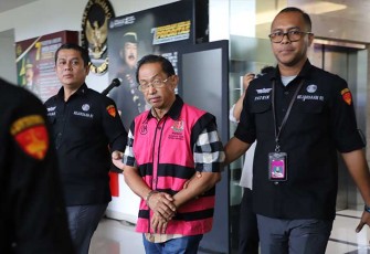 salah satu tersangka saat ditahan