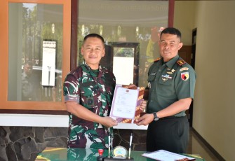 Dandim 0802/Ponorogo Terima Penyerahan Kunci Rumah Dinas dari Kazidam V/Brawijaya