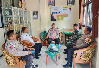 Koramil 0801/08 Tulakan Kodim 0801/Pacitan melakukan penertiban dan sosialisasi kepada para siswa, baik tingkat SMA, SMK dan SMP yang ada di Kec. Tulakan, Kab. Pacitan, Rabu (31/01/2024)