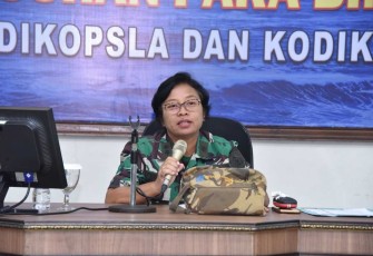 Kabagkum Kodiklatal Letkol Laut (H/W) Anna Maria, memberikan Pembekalan Pengamanan Bimbingan dan Pengasuhan Siswa Kodiklatal kepada 75 orang yang terdiri dari Perwira Pembimbing Siswa (Pabingsis) dan Bingsis di Jajaran Lingkungan Kodikopsla dan Kodikdukum Kodiklatal