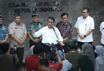 Mentan usai menggelar rapat bersama jajaran Universitas Pertahanan, Kementerian PUPR, BNPB dan Kemenko PMK di Gedung A kantor pusat Kementan, Selasa, 27 Februari 2024.