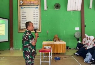 Bati Komsos Koramil 14/Dagangan Berikan Materi Wasbang Kedisiplinan dan Bela Negara kepada Siswa/Siswi SMA Negeri 1 Dagangan