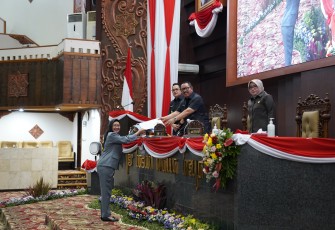 Anggota komisi C DPRD Jawa Timur Lilik Hendarwati 