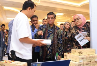 Menaker Yassierli saat berada di Pekan Wirausaha Sragen-Karanganyar PT HM Sampoerna Tbk, Senin (11/11)