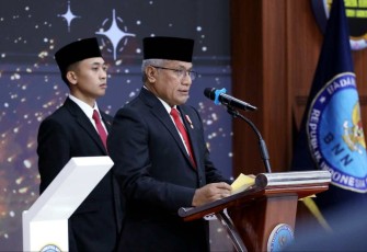 Kepala BNN RI, Marthinus Hukom, S.I.K., M.Si., saat melantik 14 anggota kelompok ahli (Pok Ahli) BNN masa bakti 2024-2026, Jumat (1/3) di kantor BNN pusat, Jakarta.