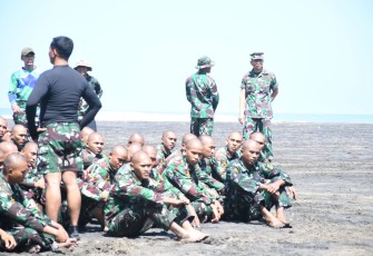 Lattek Berganda Siswa Kodiklatal Tingkatkan Kemampuan Berperang Prajurit TNI AL